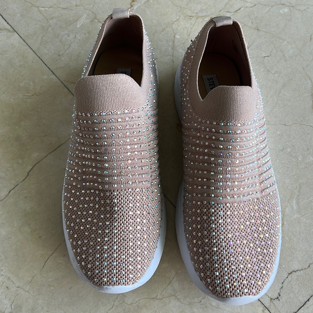 Jeweled nude pink Steve Madden light weight sneaker